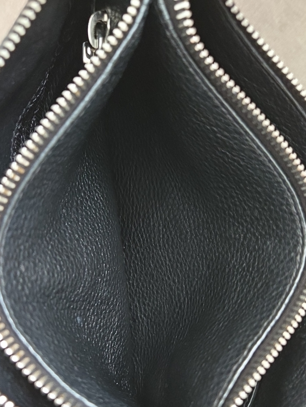 Prada Vitello Phenix Bandoliera Crossbody Bag with Silver-Tone Logo - Picture 7 of 16
